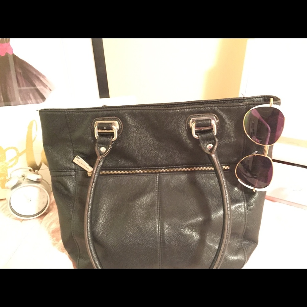 Beautiful black faux leather tignanello hand bag !